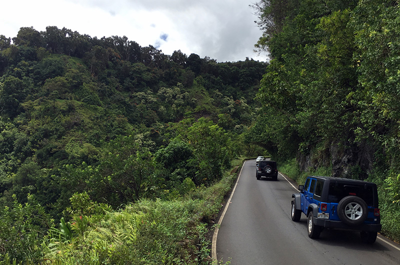 loomis_hana-highway-3-jeeps